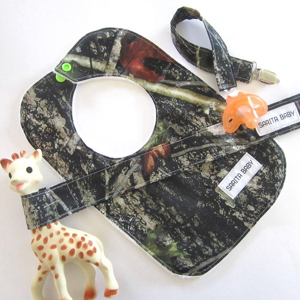 Realtree Camo Baby Gift Set - Pacifier Clip, Toy Leash - Camo Bib