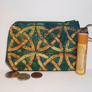Celtic Knots Green and Gold with Gold Lining Zipper Pouch Small Coin Purse or Dice Bag