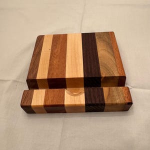 Individueller iPad Ständer aus Holz