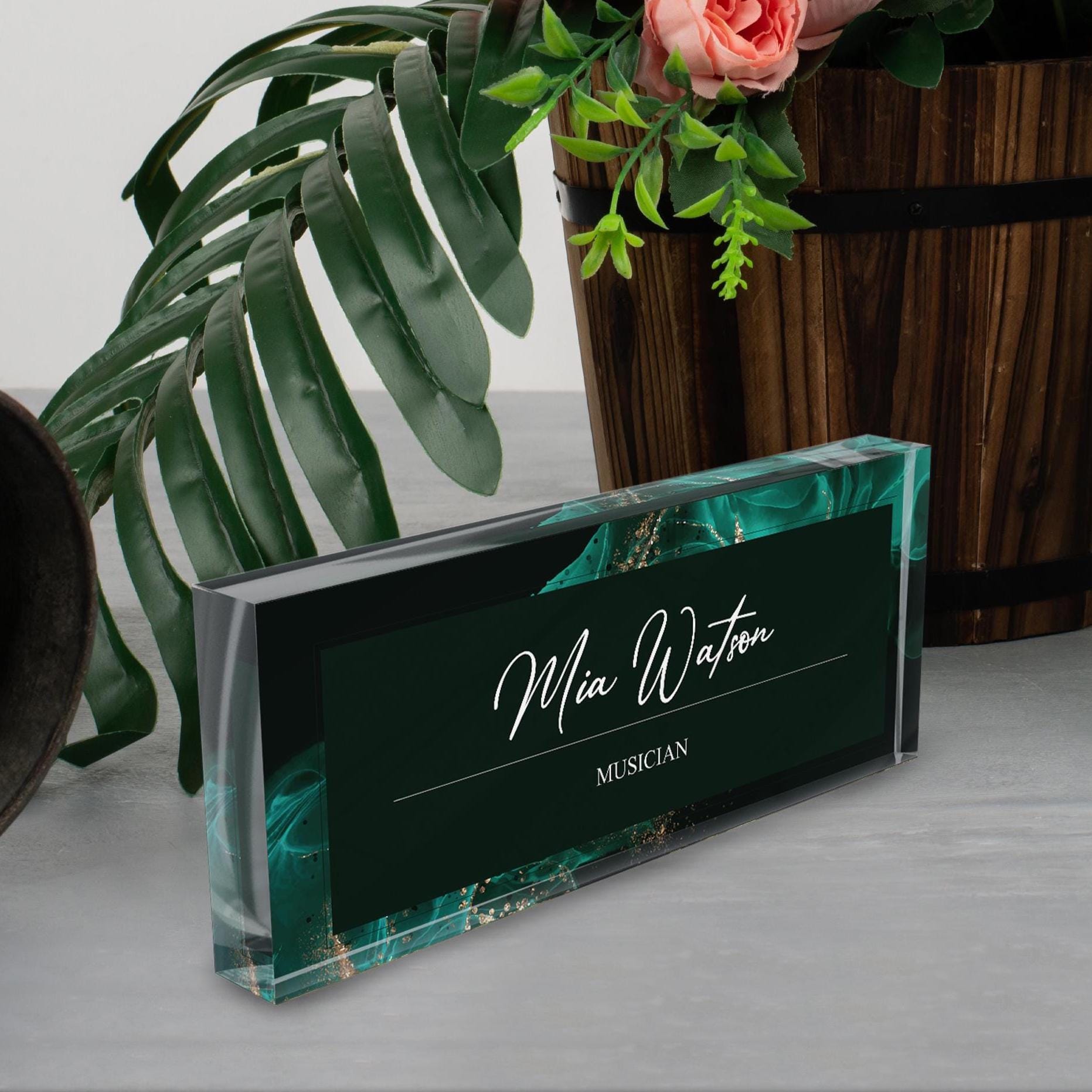 Personalized Acrylic Desk Name Plate: Custom Office Decor