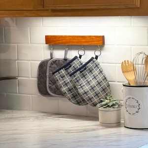 Pot Holder Kitchen Organizer Set, 12" Handcrafted Oven Mitts Holder, Wooden Kitchen Wall Hanger, Hot Pad Storage, Housewarming Wedding Gifts