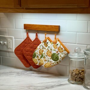 Where to Put Oven Mitts in Kitchen: Smart Storage Ideas Revealed
