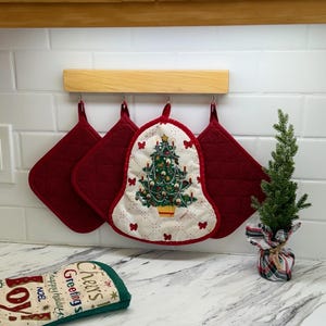 Pot Holder Kitchen Organizer Set, 12" Handcrafted Oven Mitts Holder, Wooden Kitchen Wall Hanger, Hot Pad Storage, Housewarming Wedding Gifts