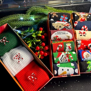 Chaussettes de Noël dans leur boîte - Chaussettes de Noël pour femme et homme - Offrez des cadeaux personnalisés - Cadeau des Fêtes - Chaussettes Noël - Chaussettes Père Noël
