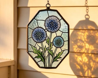Atrapasueños de vidrieras Globe Thistle Blue Ball, colgante de ventana de flores silvestres hecho a mano, decoración estilo cabaña bohemia, regalo de cumpleaños para ella.