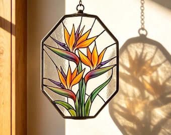 Atrapasueños de vidrieras con forma de ave del paraíso, adorno floral tropical hecho a mano para ventana, decoración bohemia exótica, regalo para el Día de la Madre, regalo de cumpleaños para ella.