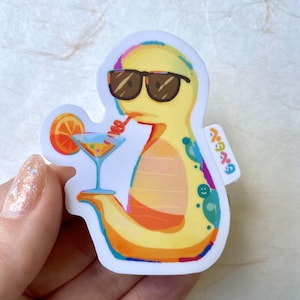 Tsuchinoko legal com óculos de sol tomando martini laminado decoração à prova d'água adesivo japonês yokai cobra como monstro