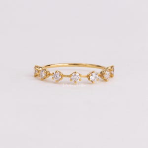 Ronde diamanten kroonbandring cadeau voor haar | Massief gouden trouwring met zeven stenen voor dames | Minimalistische stapelring jubileum, Laelouris