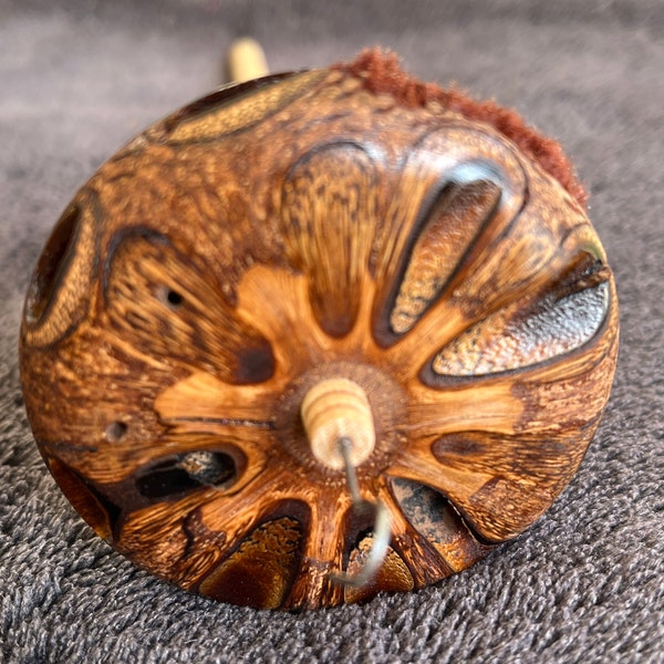 0.89 oz. Banksia Pod Drop Spindle Top Whorl 2957