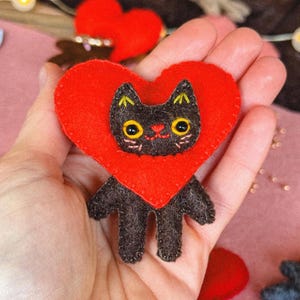 Ferdinand the Felt Cat PDF Sewing Pattern | Beginner Friendly | Digital Download image 6
