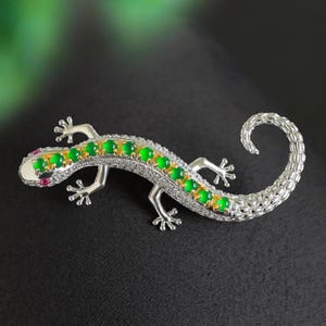 本物のジェダイトカゲブローチ/スターリングシルバー925グリーンジェイドブローチ/記念日の贈り物/ペットのトカゲへの愛/トカゲペンダントギフト/お母さんへの贈り物