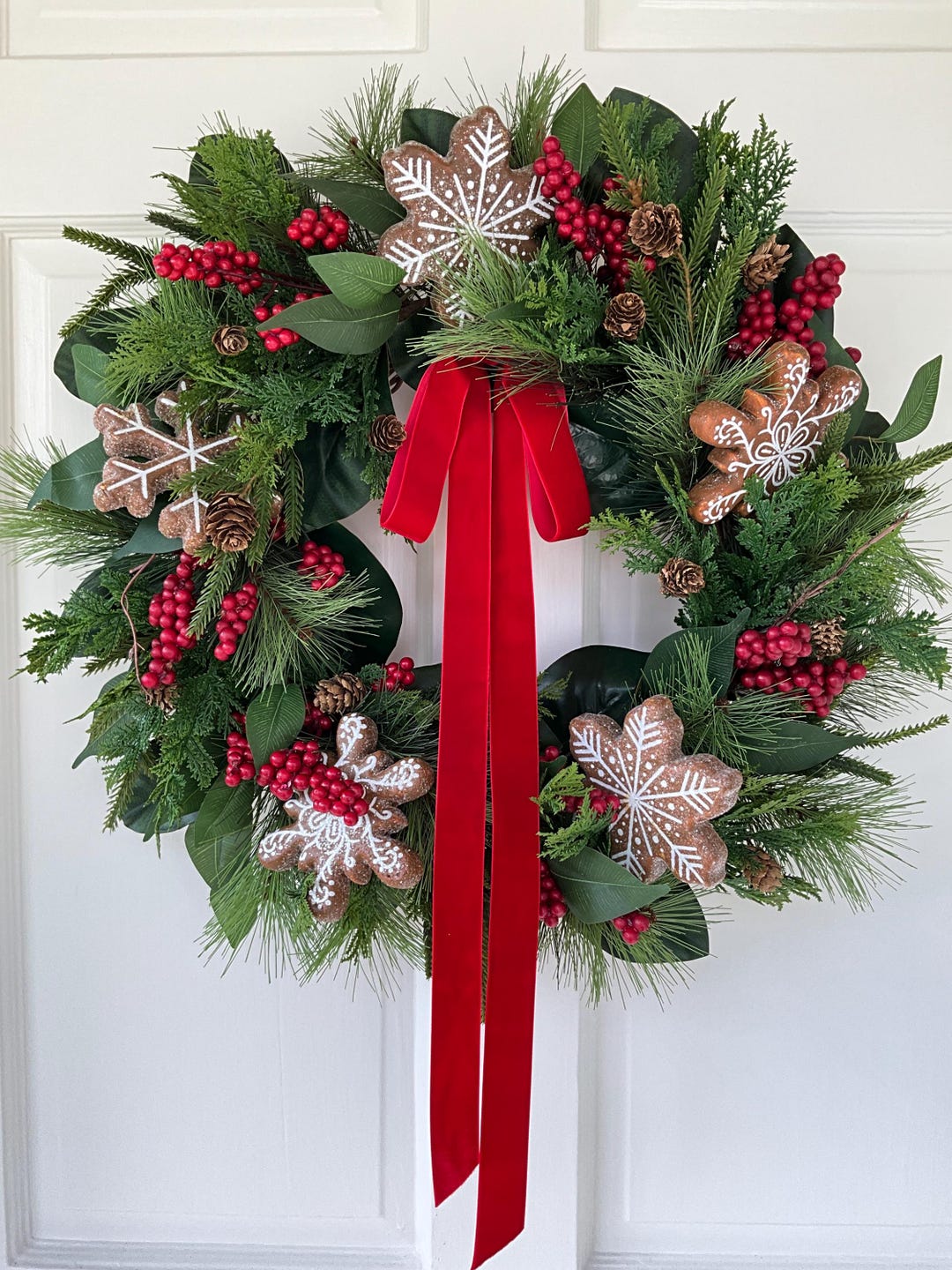 Berry Christmas Wreath for Front Door With Red Bow, Gingerbread Cookie ...