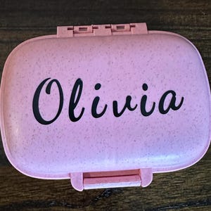 Portapillole con monogramma personalizzato: organizer da viaggio a 8 scomparti