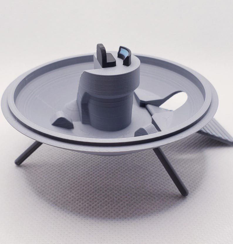 UFO Hide / Feeder for Isopods – Alien Spaceship Functional Terrarium ...
