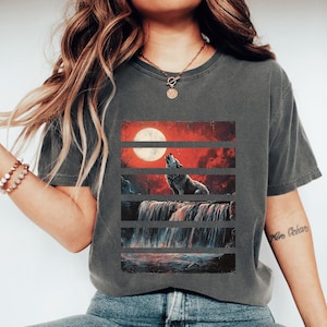 Comfort Colors® Vintage Wolf 90s T-shirt, Wolf 2000s Graphic T-shirt, Wolf Lover Retro T-shirt, Nostalgia Tee, Wolf moon Tee, Fun Nature Tee
