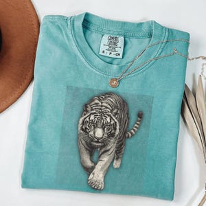 Maglietta Comfort Colors Tiger: maglietta grafica retrò anni '90 immagine 3