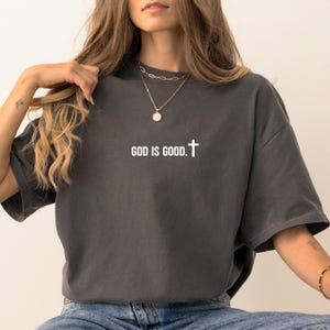 Komfort Farben Minimalistisches Shirt Gott ist gut Trendiges christliches TShirt Geschenk Glaube Unisex T-Shirt Glaube T-Shirt Kirche Gruppe Shirts übergroß bequem