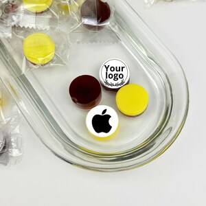 Caramelos con logotipo personalizado y código QR – Monpasei con envoltorio personalizado – Tarjetas de presentación comestibles de marca – Caramelos promocionales – Regalos en lotes pequeños (50 unidades)