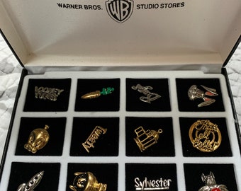 Warner Brothers Vintage Set of 12 Lapel Pin - new, never used, excellent condition. Bugs, Sylvester, Tweety