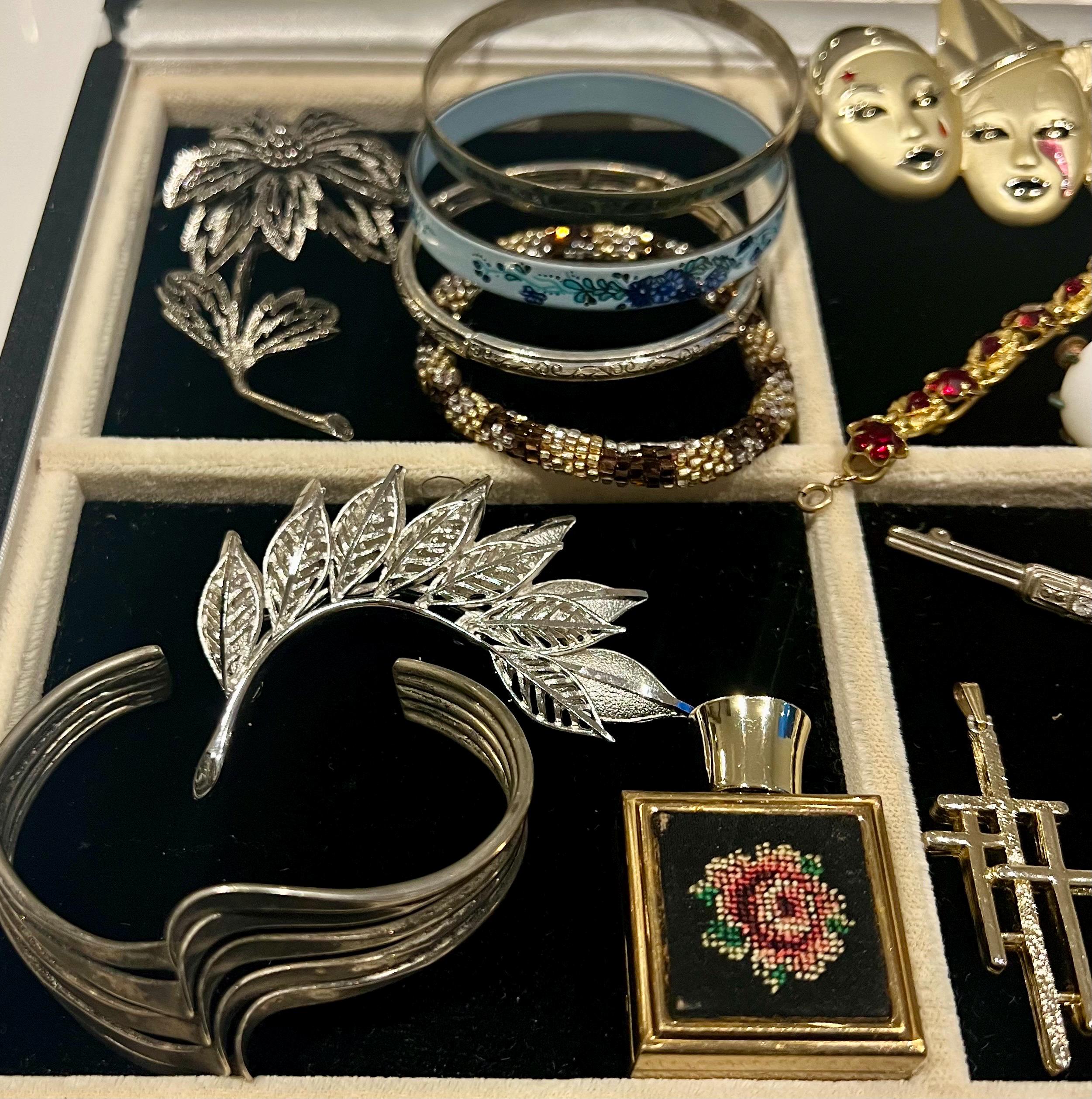 Beautiful Selection of Vintage Jewelry.gift for Her. Vintage Lovers ...