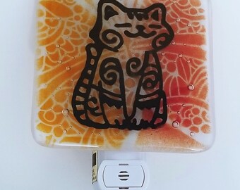 Fused Glass Line Art Cat on Red and Orange LED Dusk to Dawn Nightlight