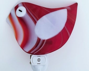 Veilleuse LED oiseau rouge et blanc fraise en verre fusionné du crépuscule à l'aube