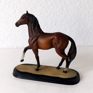 Vintage ceramic bay horse figurine, Elegant home decor, Perfect gift for horse lovers, Collectible miniature statuette horse on stand