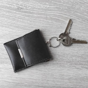 Vintage schwarz mini Schlüsselanhänger Leder, Geldbörse Schlüsselanhänger, Schlüsselhalter, Münze Brieftasche Schlüsselanhänger, Elegantes unisex Accessoire, Minimalistisches Portemonnaie