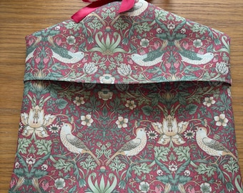 William Morris Waterproof Hanging Peg Bag