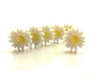 Daisy Buttons - Buttons Galore / Flower Novelty Buttons Sewing Scrapbooking Hair Bows Kids Spring Flower Crafts Hair Bow Flower Girl Wedding