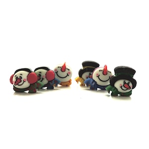 Snowmen Buttons by Buttons Galore // Holiday Winter Embellishments