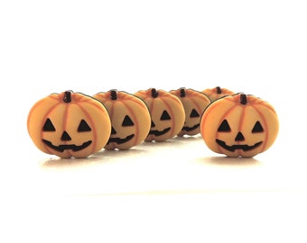 Jack O Lantern Buttons: Halloween Kürbis Basteln Verzierungen von Buttons Galore (6er Set)