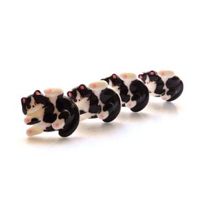 Black and White Curled Up Cat Flat Back Embellishments / Kitty Animal Flatback Resin Cabochons - Set of FOUR