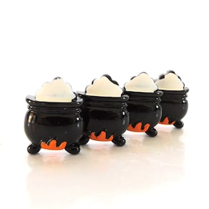 Bubbling Cauldron Flat Back Verschönerungen / Herbst Halloween Flatback Dekorationen - Set von VIER