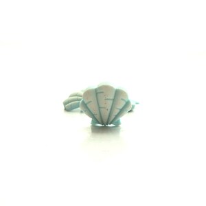 Fan Seashell Buttons by Buttons Galore : Beach Craft Embellishments ...