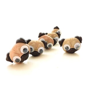 Dress It Upのパグ犬ボタン：ペット用品のクラフト装飾品 - 6個セット