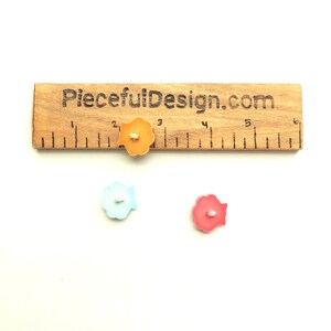 Fan Seashell Buttons by Buttons Galore / Novelty Embellishments Beach ...