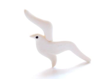 Simple Seagull Buttons / Coastal Ocean Wild Bird Embellishments - Set of SIX