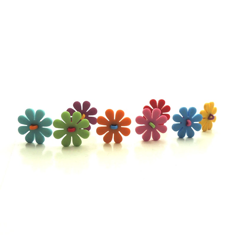 Retro Flowers by Buttons Galore // Novelty Flower Floral Etsy