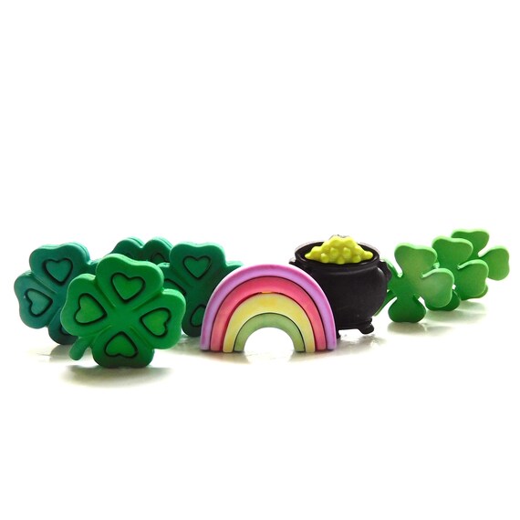 Pot O' Gold Buttons by Buttons Galore / St Patrick's Day Craft Embellishments - Set of NINE