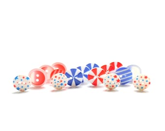 Liberty Round Buttons Assortment  // Novelty Patriotic Embellishments - Set of 16