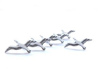 Detailed Seagull Buttons / Coastal Ocean Wild Bird Embellishments - Set of SIX