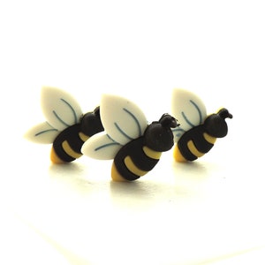 Bee Buttons by Buttons Galore // Novelty Sewing Scrapbooking Flying Insect Honeybee Honey Bumblebee image 9