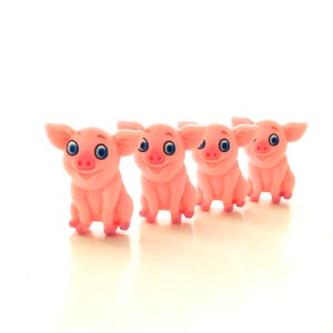 Sitting Pig Flat Back Embellishments / Farm Animal Flatback Decorations - Set of FOUR