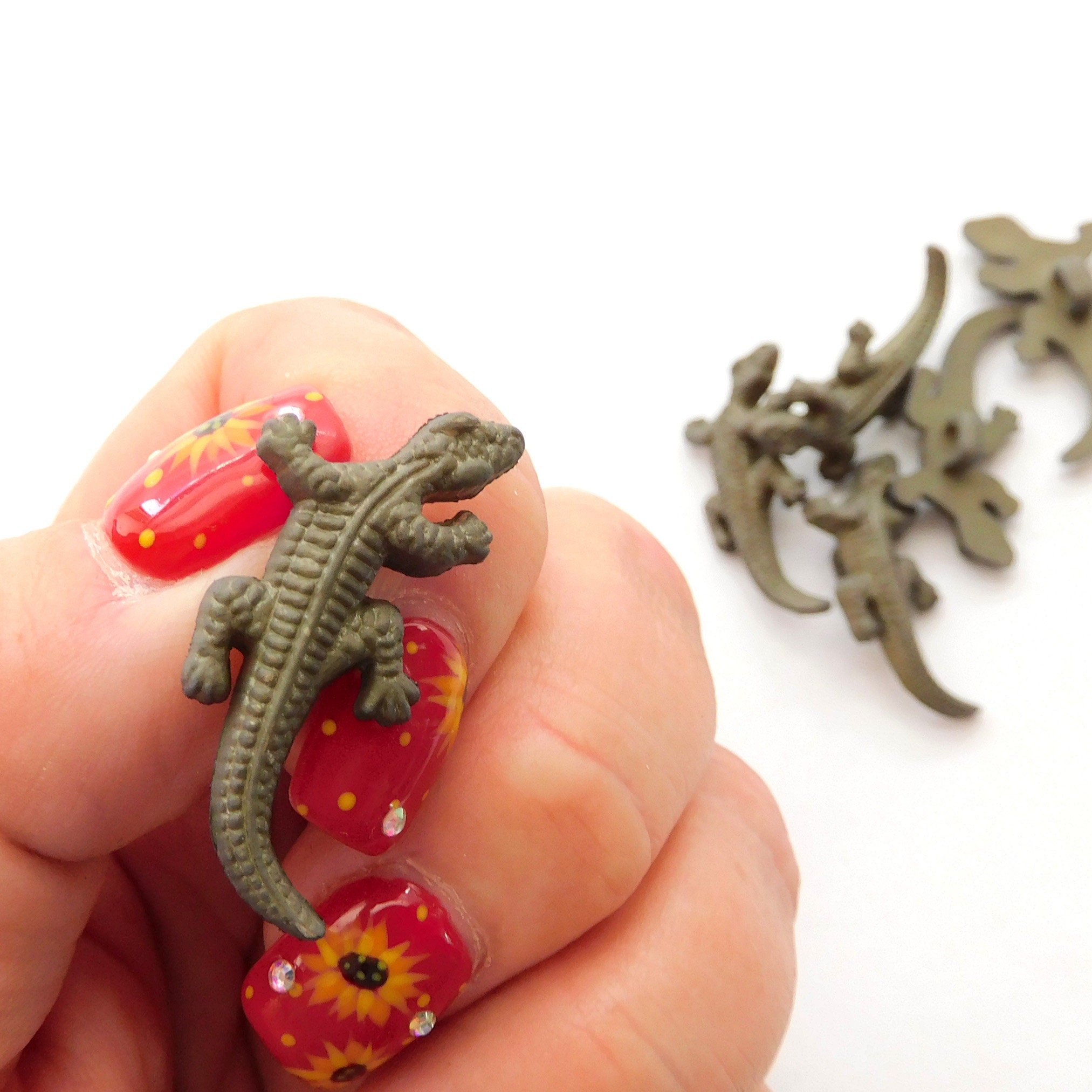 Lizard Real Button Lizard Buttons - Buttons Galore / Novelty Sewing Scrapbooking Animal ...