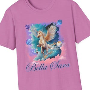 Caballo mágico inspirado en Bella Sara en una escena mágica. Regalo kawaii para fans de Bella Sara.
