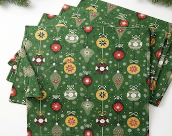 4x Set Green Christmas Placemats, Holiday Table Setting, Festive Xmas Table Decor