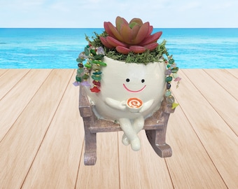 Maceta con forma de cara sonriente en mecedora, maceta de resina con suculentas artificiales y trenzas de piedra natural, decoración de escritorio, pequeño regalo para amantes de las plantas.