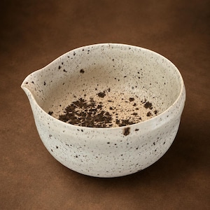 Stoneware Matcha Cup – Handmade Ceramic Matcha Bowl with Spout – Speckled Pottery Chawan