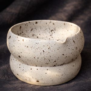 Stoneware Matcha Cup – Handmade Ceramic Matcha Bowl with Spout – Speckled Pottery Chawan